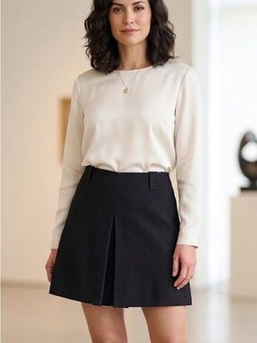 Classic Black Midi Skirt with Front Pleat